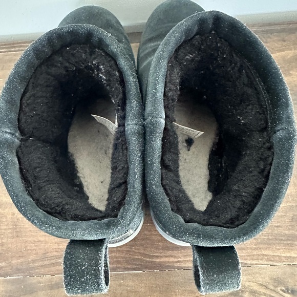 Ugg Classic Mini Waterproof Boots - Picture 5 of 7